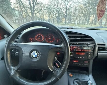Красный БМВ 3 Серия, объемом двигателя 2.5 л и пробегом 300 тыс. км за 2499 $, фото 11 на Automoto.ua