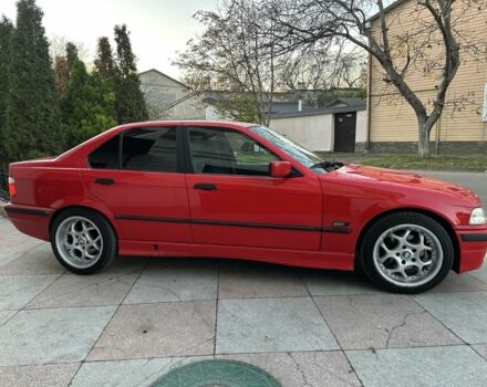 Красный БМВ 3 Серия, объемом двигателя 2 л и пробегом 200 тыс. км за 3600 $, фото 6 на Automoto.ua