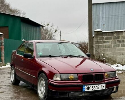 Красный БМВ 3 Серия, объемом двигателя 1.8 л и пробегом 500 тыс. км за 2250 $, фото 2 на Automoto.ua