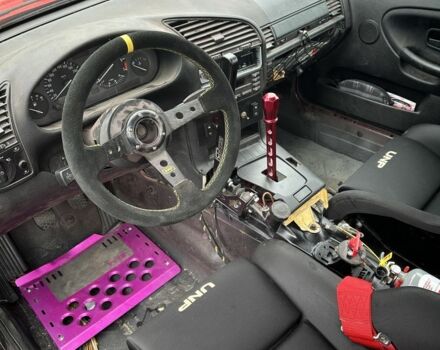 Красный БМВ 3 Серия, объемом двигателя 2 л и пробегом 1000 тыс. км за 6800 $, фото 2 на Automoto.ua