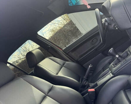 Красный БМВ 3 Серия, объемом двигателя 2 л и пробегом 1 тыс. км за 5900 $, фото 19 на Automoto.ua