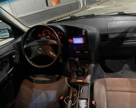 Красный БМВ 3 Серия, объемом двигателя 1.8 л и пробегом 348 тыс. км за 1999 $, фото 4 на Automoto.ua