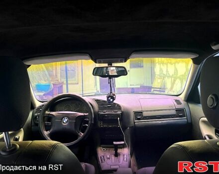 Красный БМВ 3 Серия, объемом двигателя 2 л и пробегом 276 тыс. км за 2300 $, фото 7 на Automoto.ua