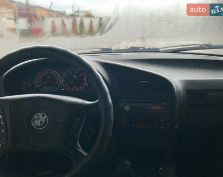 Червоний БМВ 3 Серія, об'ємом двигуна 1.6 л та пробігом 115 тис. км за 2400 $, фото 8 на Automoto.ua
