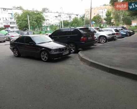 Красный БМВ 3 Серия, объемом двигателя 1.99 л и пробегом 350 тыс. км за 3400 $, фото 15 на Automoto.ua