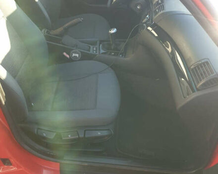 Красный БМВ 3 Серия, объемом двигателя 2 л и пробегом 277 тыс. км за 4300 $, фото 8 на Automoto.ua