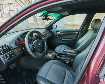 Красный БМВ 3 Серия, объемом двигателя 1.8 л и пробегом 245 тыс. км за 4999 $, фото 12 на Automoto.ua
