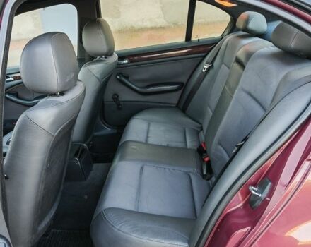 Красный БМВ 3 Серия, объемом двигателя 1.8 л и пробегом 245 тыс. км за 4999 $, фото 10 на Automoto.ua