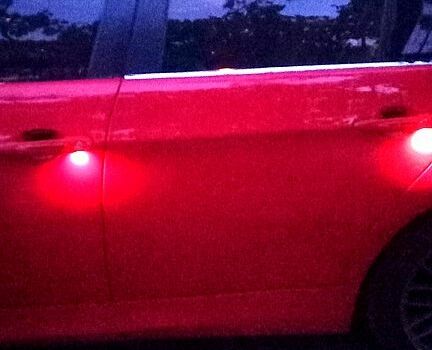 Красный БМВ 3 Серия, объемом двигателя 2 л и пробегом 170 тыс. км за 6500 $, фото 9 на Automoto.ua