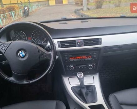 Красный БМВ 3 Серия, объемом двигателя 3 л и пробегом 140 тыс. км за 10300 $, фото 13 на Automoto.ua