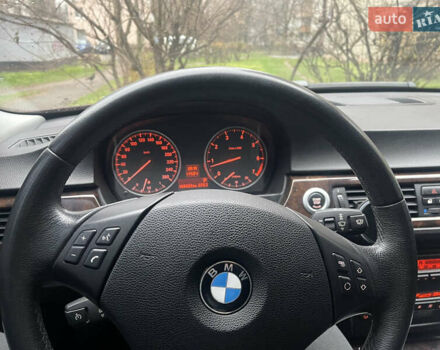 Красный БМВ 3 Серия, объемом двигателя 2 л и пробегом 165 тыс. км за 9200 $, фото 7 на Automoto.ua