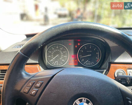 Красный БМВ 3 Серия, объемом двигателя 3 л и пробегом 159 тыс. км за 10500 $, фото 11 на Automoto.ua