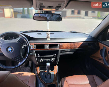 Красный БМВ 3 Серия, объемом двигателя 3 л и пробегом 159 тыс. км за 10500 $, фото 7 на Automoto.ua