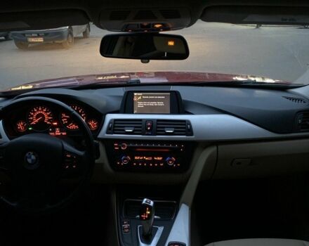 Красный БМВ 3 Серия, объемом двигателя 2 л и пробегом 200 тыс. км за 12500 $, фото 7 на Automoto.ua