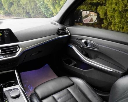 Красный БМВ 3 Серия, объемом двигателя 2 л и пробегом 34 тыс. км за 19700 $, фото 9 на Automoto.ua