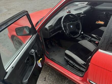 Червоний БМВ 3 Серія, об'ємом двигуна 2.4 л та пробігом 300 тис. км за 2100 $, фото 1 на Automoto.ua