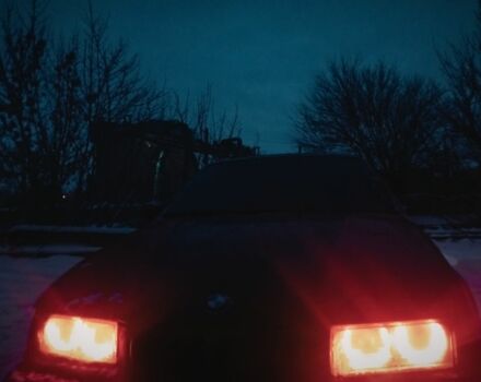 Красный БМВ 3 Серия, объемом двигателя 0 л и пробегом 300 тыс. км за 2252 $, фото 1 на Automoto.ua