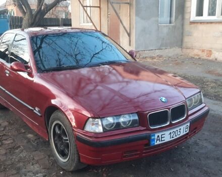 Красный БМВ 3 Серия, объемом двигателя 1.8 л и пробегом 380 тыс. км за 2502 $, фото 1 на Automoto.ua