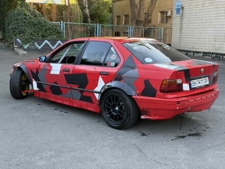 Красный БМВ 3 Серия, объемом двигателя 1.8 л и пробегом 166 тыс. км за 9999 $, фото 1 на Automoto.ua