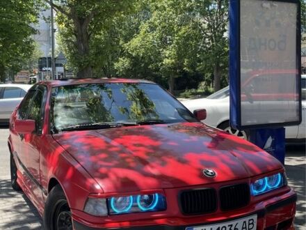 Красный БМВ 3 Серия, объемом двигателя 1.8 л и пробегом 300 тыс. км за 4000 $, фото 1 на Automoto.ua