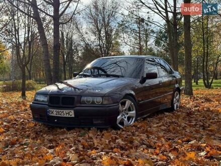 Красный БМВ 3 Серия, объемом двигателя 1.8 л и пробегом 335 тыс. км за 3600 $, фото 1 на Automoto.ua