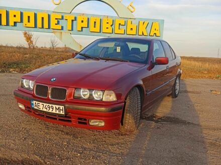 Червоний БМВ 3 Серія, об'ємом двигуна 1.8 л та пробігом 370 тис. км за 3200 $, фото 1 на Automoto.ua