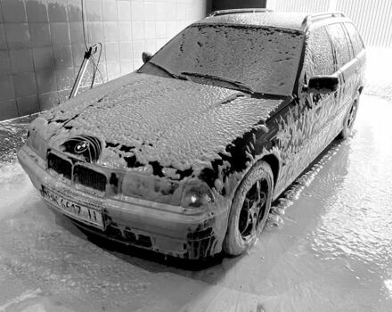 Красный БМВ 3 Серия, объемом двигателя 2 л и пробегом 350 тыс. км за 2000 $, фото 1 на Automoto.ua