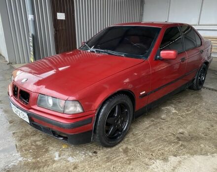Красный БМВ 3 Серия, объемом двигателя 1.6 л и пробегом 115 тыс. км за 2400 $, фото 1 на Automoto.ua