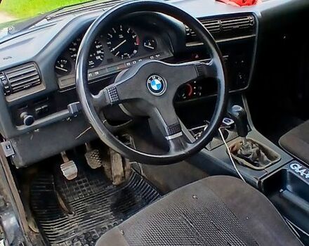 БМВ 3 Серия, объемом двигателя 1.8 л и пробегом 250 тыс. км за 1750 $, фото 5 на Automoto.ua