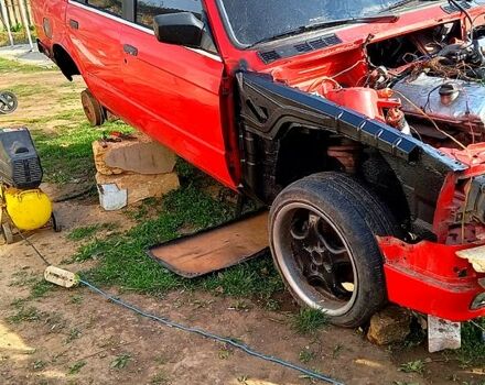 БМВ 3 Серия, объемом двигателя 2 л и пробегом 250 тыс. км за 1800 $, фото 1 на Automoto.ua