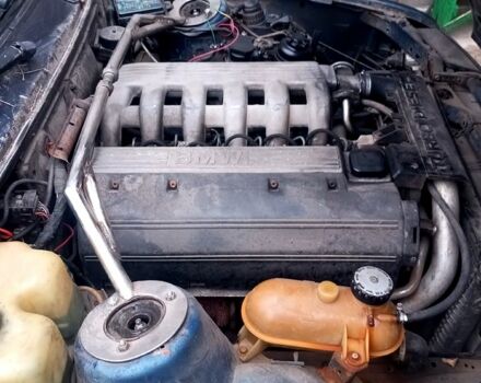 БМВ 3 Серия, объемом двигателя 2.5 л и пробегом 360 тыс. км за 1100 $, фото 1 на Automoto.ua