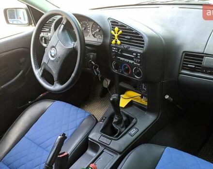 БМВ 3 Серия, объемом двигателя 1.6 л и пробегом 240 тыс. км за 3350 $, фото 9 на Automoto.ua