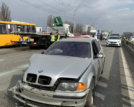 БМВ 3 Серія, об'ємом двигуна 2 л та пробігом 305 тис. км за 1800 $, фото 1 на Automoto.ua