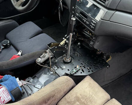 БМВ 3 Серия, объемом двигателя 2 л и пробегом 259 тыс. км за 10000 $, фото 12 на Automoto.ua