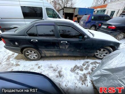 БМВ 3 Серия, объемом двигателя 16 л и пробегом 300 тыс. км за 1200 $, фото 1 на Automoto.ua