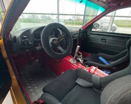 Желтый БМВ 3 Серия, объемом двигателя 4 л и пробегом 100 тыс. км за 18000 $, фото 5 на Automoto.ua