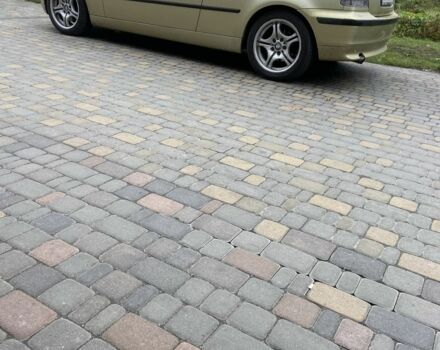 Жовтий БМВ 3 Серія, об'ємом двигуна 2.4 л та пробігом 210 тис. км за 3000 $, фото 1 на Automoto.ua