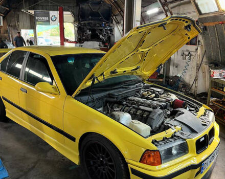 Жовтий БМВ 3 Серія, об'ємом двигуна 2.5 л та пробігом 300 тис. км за 8500 $, фото 5 на Automoto.ua