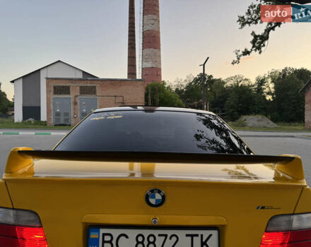 Желтый БМВ 3 Серия, объемом двигателя 2.5 л и пробегом 266 тыс. км за 8500 $, фото 51 на Automoto.ua