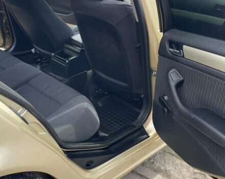 Желтый БМВ 3 Серия, объемом двигателя 1.9 л и пробегом 286 тыс. км за 4999 $, фото 16 на Automoto.ua