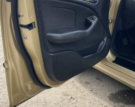 Желтый БМВ 3 Серия, объемом двигателя 1.9 л и пробегом 286 тыс. км за 4999 $, фото 18 на Automoto.ua