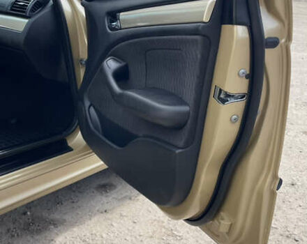 Желтый БМВ 3 Серия, объемом двигателя 1.9 л и пробегом 286 тыс. км за 4999 $, фото 19 на Automoto.ua