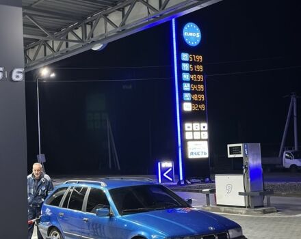 Желтый БМВ 3 Серия, объемом двигателя 2.5 л и пробегом 369 тыс. км за 2700 $, фото 2 на Automoto.ua