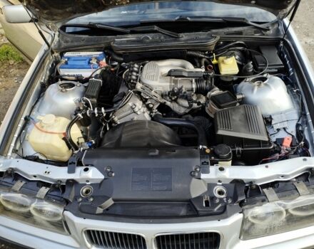 Сірий БМВ 3 Серія, об'ємом двигуна 1.6 л та пробігом 300 тис. км за 2600 $, фото 4 на Automoto.ua