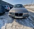 Серый БМВ 3 Серия, объемом двигателя 1.6 л и пробегом 350 тыс. км за 1300 $, фото 1 на Automoto.ua