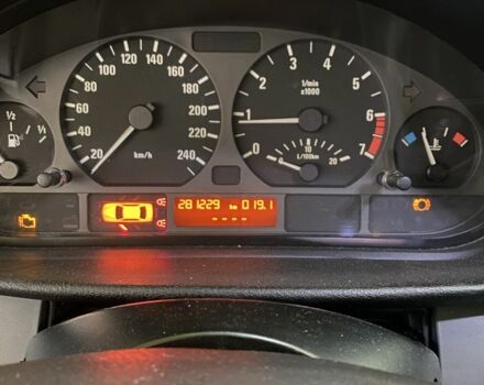 Серый БМВ 3 Серия, объемом двигателя 1.8 л и пробегом 220 тыс. км за 2500 $, фото 1 на Automoto.ua