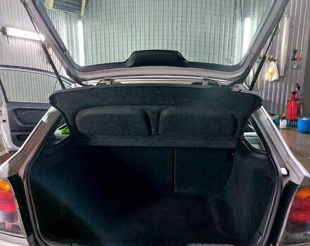 Серый БМВ 3 Серия, объемом двигателя 2 л и пробегом 261 тыс. км за 5200 $, фото 5 на Automoto.ua