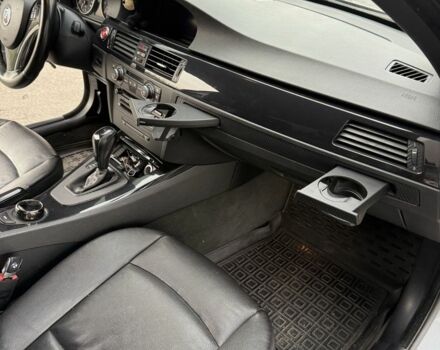 Серый БМВ 3 Серия, объемом двигателя 2 л и пробегом 248 тыс. км за 10000 $, фото 5 на Automoto.ua