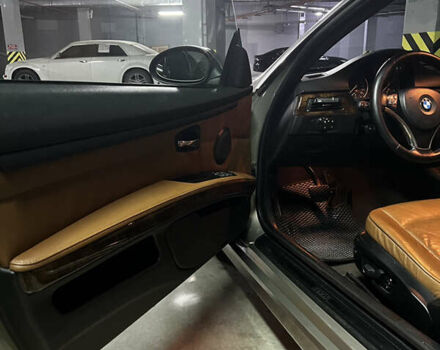 Серый БМВ 3 Серия, объемом двигателя 2 л и пробегом 180 тыс. км за 11999 $, фото 4 на Automoto.ua