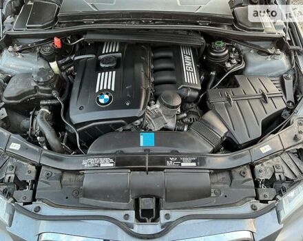 Серый БМВ 3 Серия, объемом двигателя 3 л и пробегом 271 тыс. км за 11000 $, фото 8 на Automoto.ua